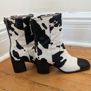 Intentionally Blank pony hair cow print boots 8